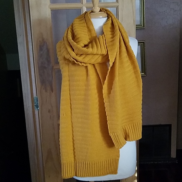 Mustard colour scarf - Picture 2 of 3
